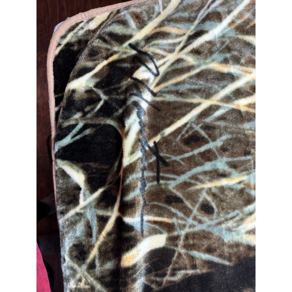 90's Style The Northwest Company Woods Buck Deer Blanket 50x60 Raschel Throw‎